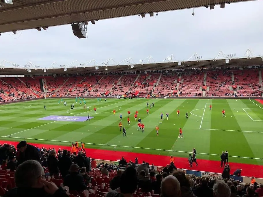 20 Percent Off-Sleeps 11-Central-Games-Free Parking Southampton